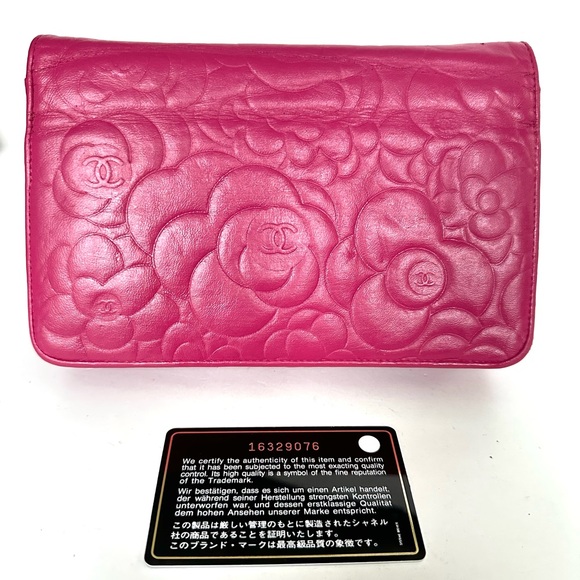 ๐ฏ CHANEL CC Camilia Fuschia Lambskin Leather Wallet on Chain w/ auth card - Picture 3 of 15